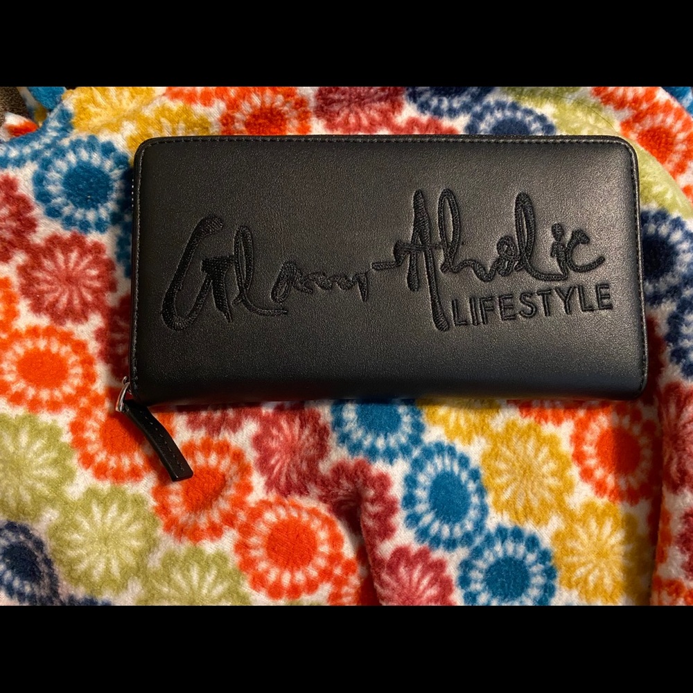 GLAMAHOLIC wallet